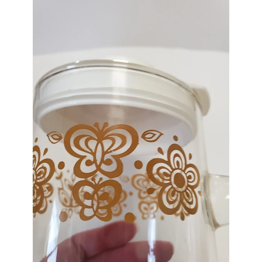 Vintage Pyrex Butterfly Flower Gold Glass Pitcher/Carafe Handle Stopper Lid